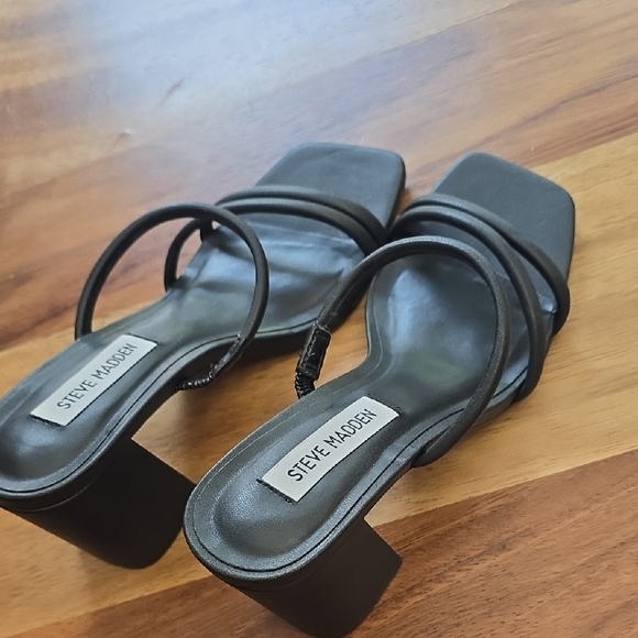 Steve Madden Black Heeled Sandals Sleek Modern Design - Picture 8 of 8
